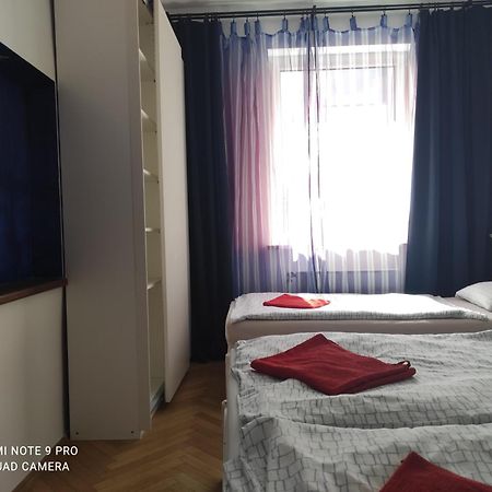 Apartment Maximilian บราติสลาวา ภายนอก รูปภาพ