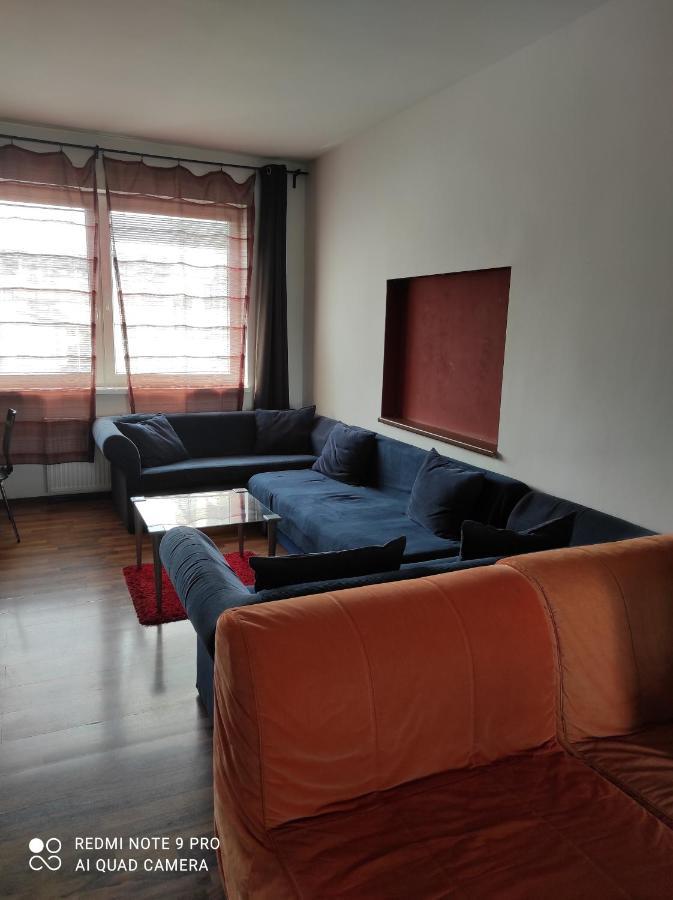 Apartment Maximilian บราติสลาวา ภายนอก รูปภาพ