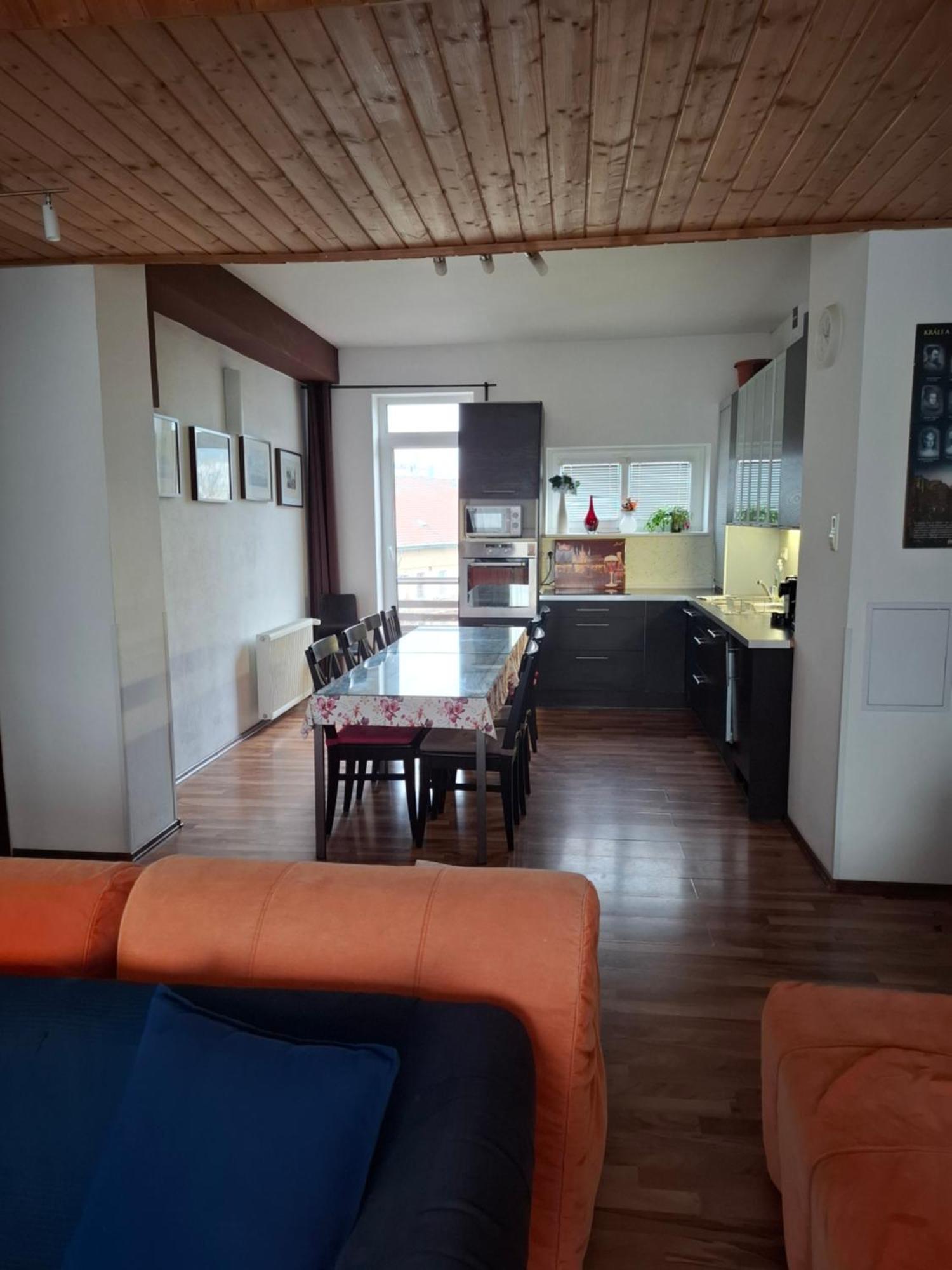Apartment Maximilian บราติสลาวา ภายนอก รูปภาพ