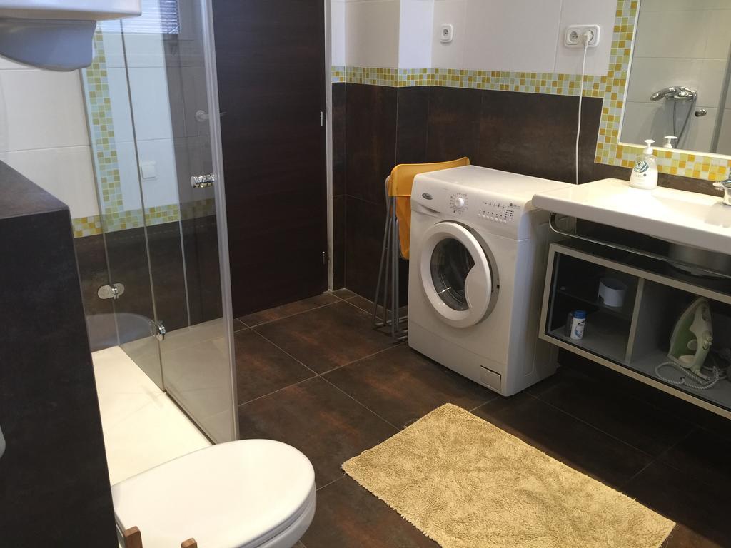Apartment Maximilian บราติสลาวา ภายนอก รูปภาพ