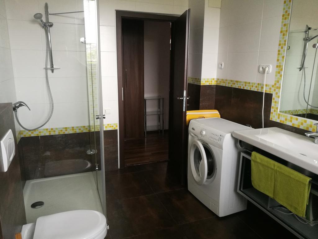 Apartment Maximilian บราติสลาวา ภายนอก รูปภาพ