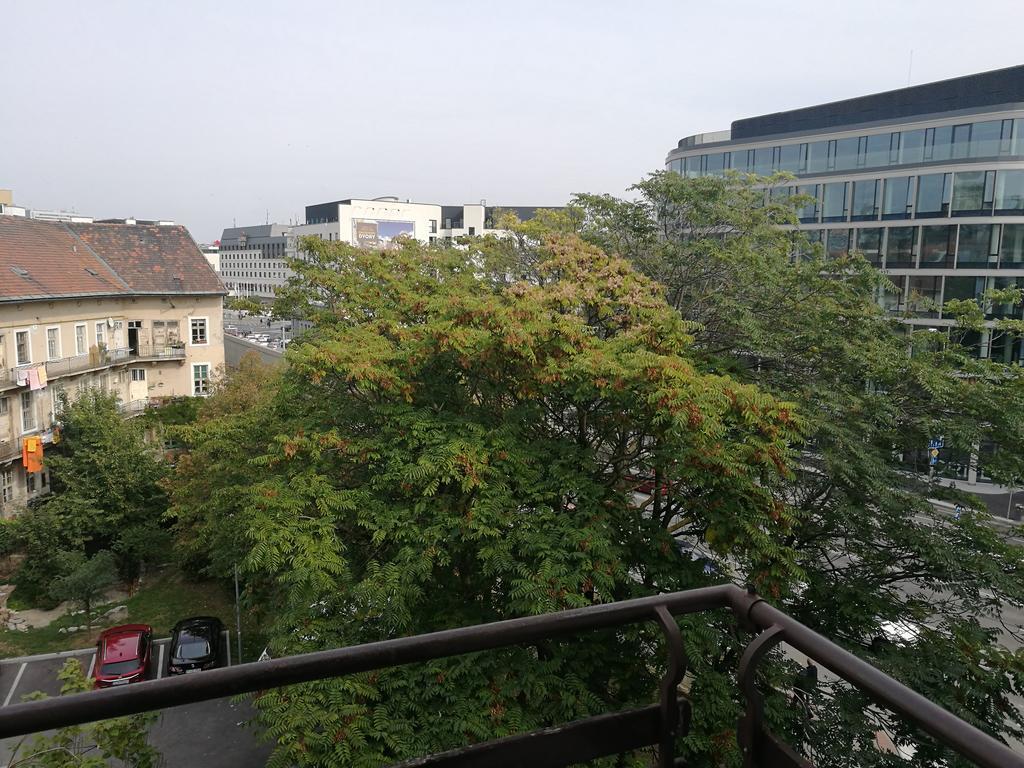 Apartment Maximilian บราติสลาวา ภายนอก รูปภาพ